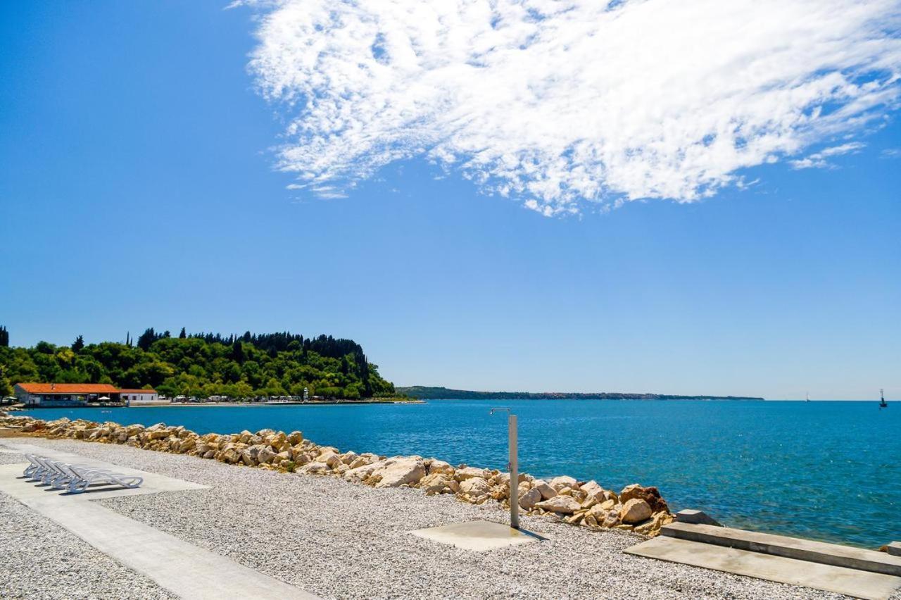 Floating House Sea Queen Portoroz Exterior photo